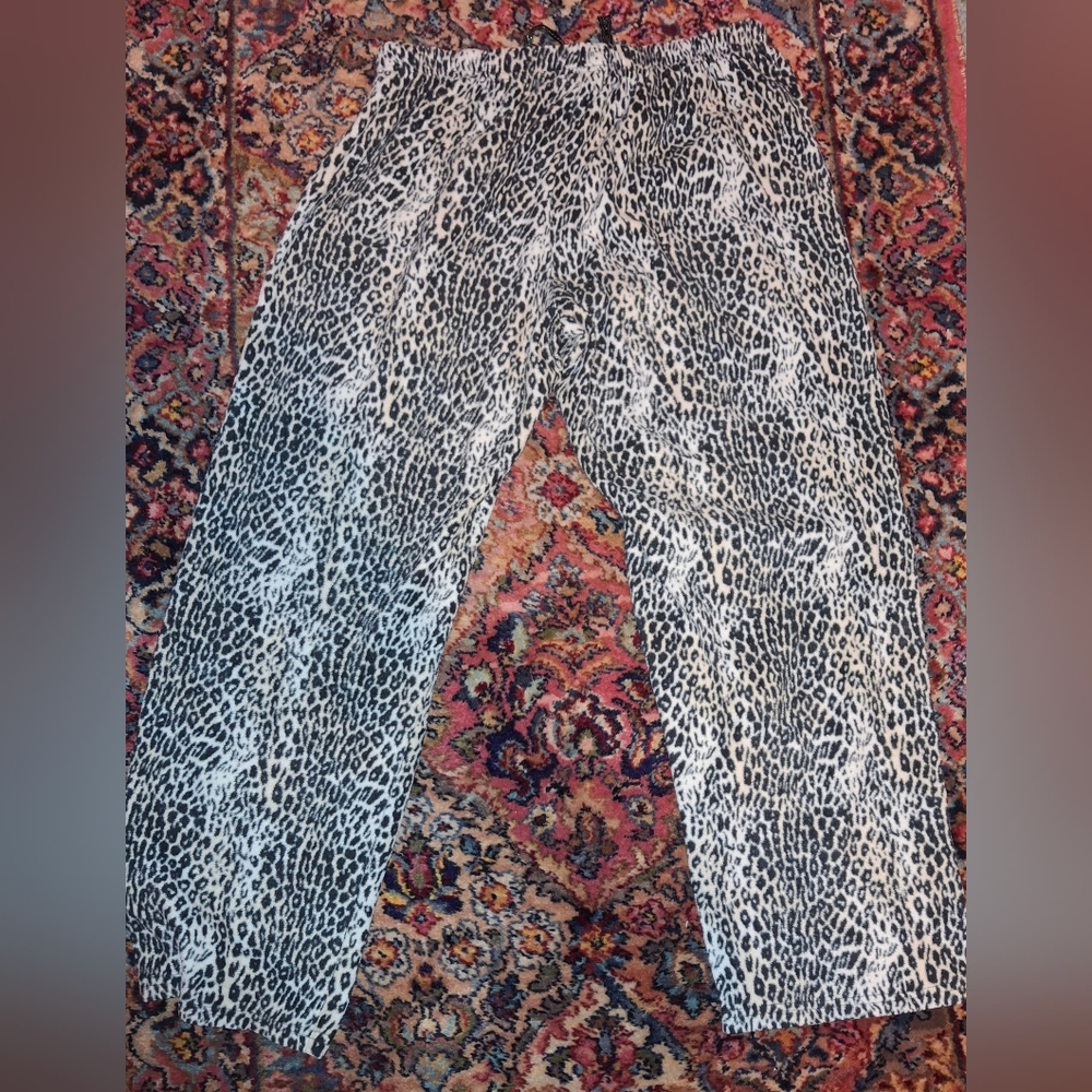 Rene Rofe Snow Leopard Print Sleepwear - Picture 5 of 5